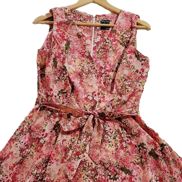 Gabby Skye Dresses & Skirts - ROSE GARDEN MIDI DRESS